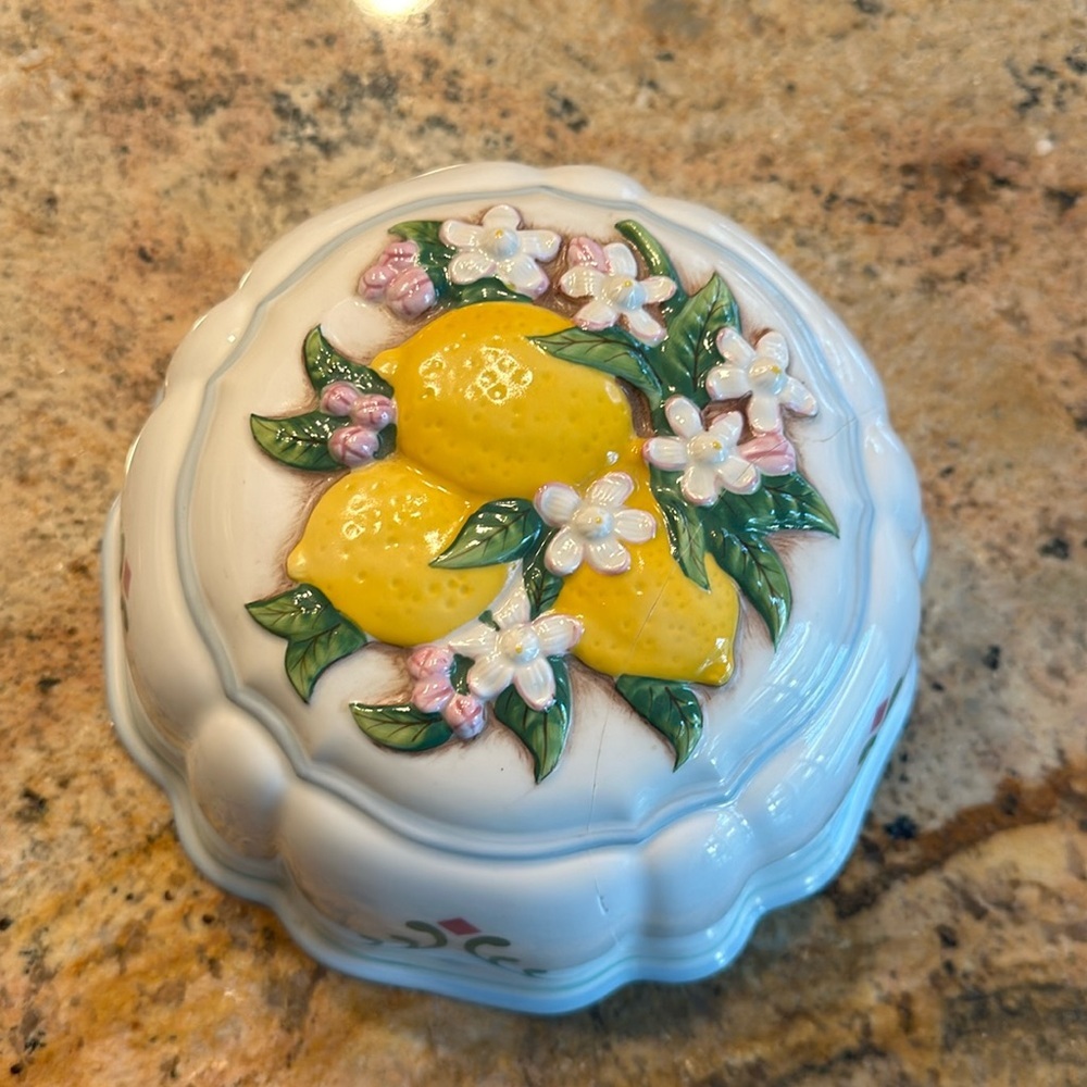 The Franklin Mint • Le Cordon Bleu Jello Molds • Set of Three • Collectibles